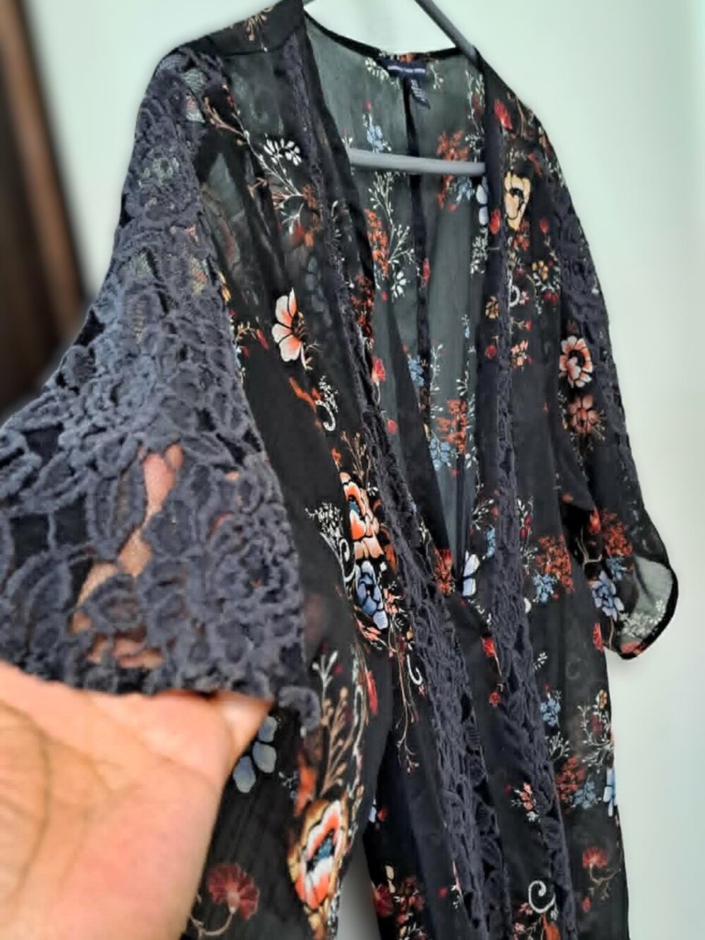 American Eagle Outfitters Sheer Floral Lace-Trim Kimono Duster Like New